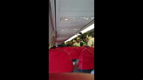 Susana Di Dalam Pesawat Lion Air Ada Pramugari Cantik Lion Air Youtube