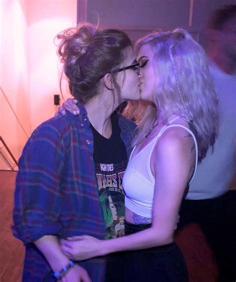 Just Some Blurry Gays Who Love Each Other Lesbians Kissing Cute Lesbian Couples Lesbian Love