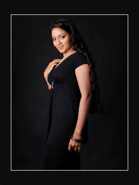 Tamil Actress Autograph Mallika Hot Navel Slip And Sexy Armpit Show Hot