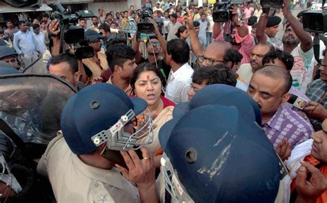 Mamata Banerjee The Political Violence In Bengal Has Put The State Government In A Tricky