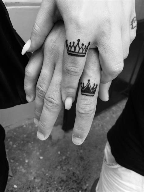 Crown Finger Tattoo Finger Tattoos Crown Tattoo Men Crown Finger Tattoo
