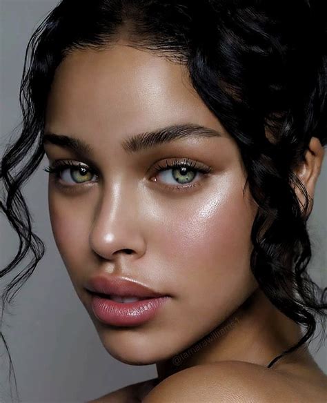 99 Nisrina Sbia Tumblr Makeup In 2020 Makeup Looks For Green Eyes Green Eyes Dark