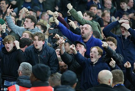 West Ham And Chelsea Fans Clash At London Stadium In Efl Cup Tie Daily Mail Online