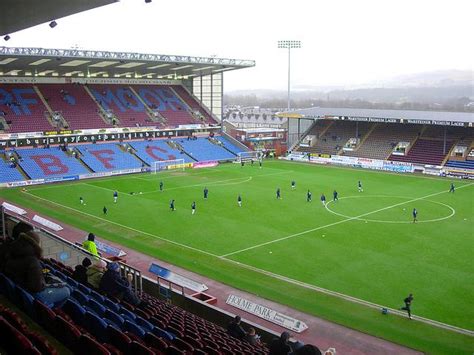 Burnley fc ретвитнул(а) burnley fc academy. Chant, applause, break into a sweat... the Premier League kicks off this Saturday