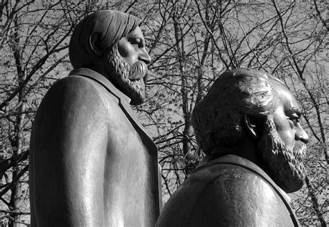 Karl Marx Friedrich Engels In Mitte Karl Liebknecht Stra Flickr