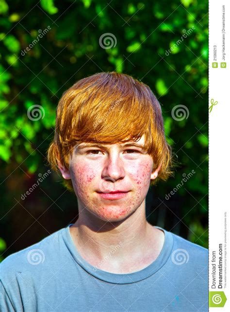 Portret Van Leuke Jongen In Puberteit Stock Afbeelding Image Of