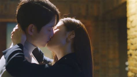 Ciuman Pertama Vincenzo 9 Potret Song Joong Ki Jeon Yeo Bin
