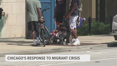 Migrant Crowding At Chicago Police Stations Awaiting Spaces In City