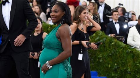 Serena Williams Reveals More Of Her Pregnancy On Vanity Fair Cover