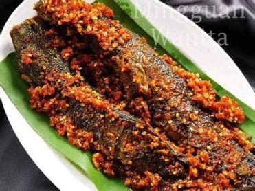Sajian ikan mas goreng kering adalah salah satu menu hidangan utama yang lezat. Hal Dunia 🐜: Resepi Ikan keli goreng berlada