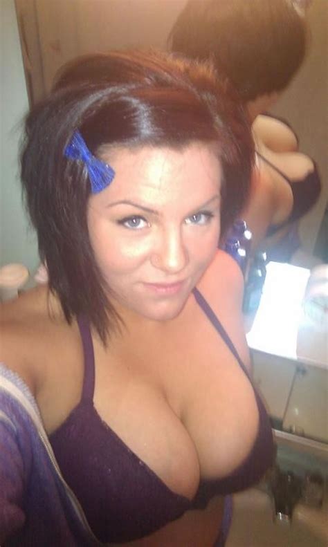 Cleavage Selfie With Nice Use Of Mirror Porno Photo Eporner
