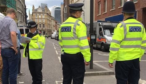 الشرطة البريطانية عملية الطعن في ريدينغ هجوم إرهابي