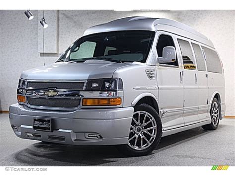 2013 Sheer Silver Metallic Chevrolet Express Lt 1500 Awd Passenger Van
