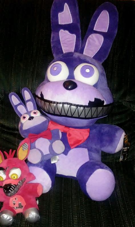 Just like the other members of the glamrocks, he is designed to have a punk rock theme, thus dressed in an early 1970s vibe. Fnaf Plushies Nightmare Bonnie | Robux Cheat 2017