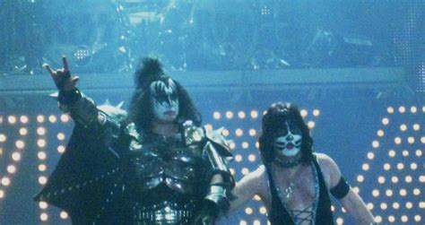 Kiss Frontman Gene Simmons Wants To Trademark The Devil Horns Rock Gesture Brobible