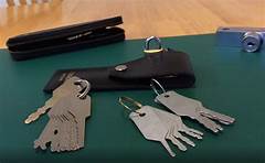 Chia Khoa Mo Canh Cua Giau Sang Tu Sam Hollis