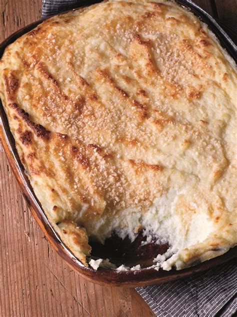 Most old family recipes call for cheddar cheese and milk, thickened with a sprinkling of flour, but this updated version takes it to a new level, with rich cream. The Best Ideas for Make Ahead Scalloped Potatoes Ina Garten - Home, Family, Style and Art Ideas
