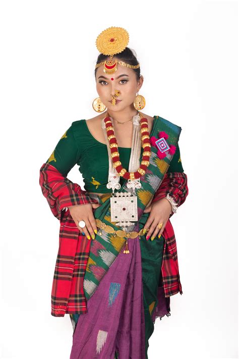 beautiful limbu girl in traditional limbu cultural dress and jewelry photos nepal