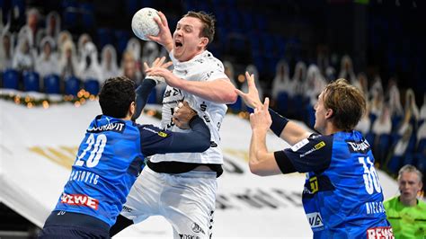 Um den henkelpott kämpfen mit manchester city und dem fc chelsea zwei englische teams. THW Kiel vs. Veszprem live im TV und Livestream: Handball ...