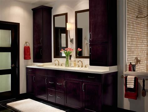 The first thing that stands out on this page is the photo of the vanity you're going to build. Style 410S in Maple Espresso
