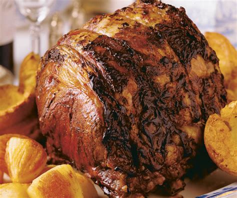 Anne willan, the author of more than 30 cookbooks and the founder and president of l'ecole de cuisine la varenne in burgundy, france, and la varenne at the greenbrier in west virginia, shares here recipes for traditional english roast beef and all the fixings, including gravy and yorkshire pudding, in this article. Classic Roast Beef and Yorkshire Pudding - How-To ...