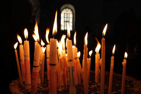 Ortodox påskmässa på ukrainska i Uppsala domkyrka Svenska kyrkan