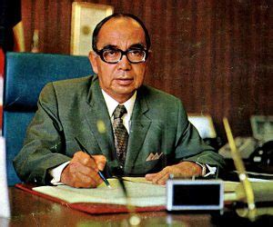 Sumbangan tun abdul razak kepada negara. Neelofa pernah dituduh tak hormati Rukun Negara? Ini ...