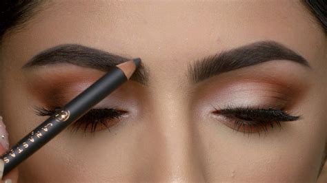Eyebrow Pencil Must-Have Features | ReviewThis