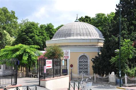 Orhan bey hamamı (aynalı çarşı). osman gazi türbesi bursa valiliği arşivinden 2012 yılında ...