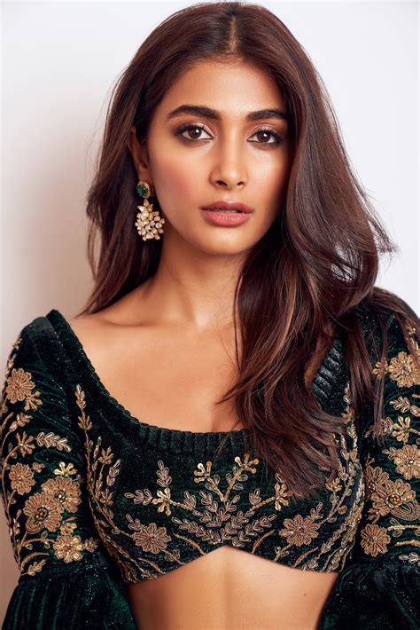 Gorgeous Pooja Hegde Uhd Clicks In Black Hdgallery