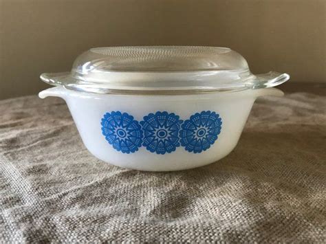 Candle glow pattern anchor hocking fire king casserole 9 round with lid. Wonderful Vintage Anchor Hocking, Fire King, oven proof ...