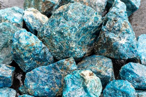 Blue Apatite Meanings And Crystal Properties The Crystal Council