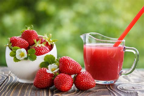 suco de morango com melancia é opção saudável e refrescante para as crianças escolas do bem
