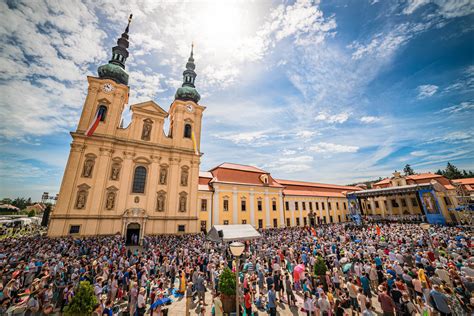 The provision of relief, whether financial or otherwise, and assistance of needy migrants from former. Velehrad okem Dominika | Fotografická soutěž Velehrad 2019 ...