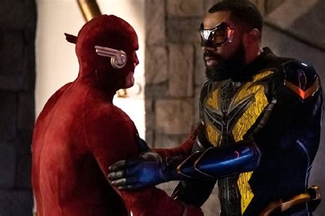 Is black lightning part of the same world as arrow and flash? Mira la llegada de Black Lightning al Arrowverse | Trend