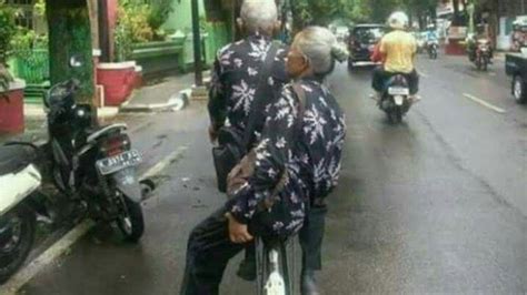 Check spelling or type a new query. Foto Monyet Naik Motor - Farisa Gambar
