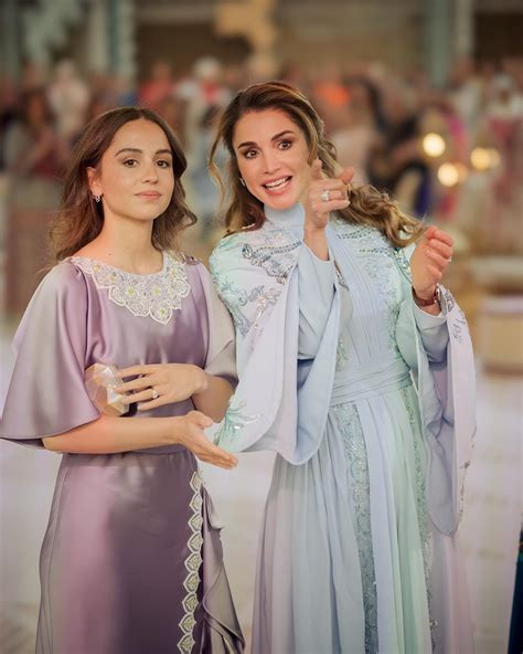 Jordans Queen Rania Hosted A Henna Party For Her Future Daughter In