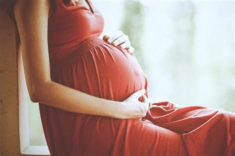 गर्भावस्था में ऐंठन को कम करने वाले आहार Cramping During Pregnancy Hindi