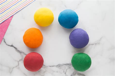 Make this brownie dessert to share with your family! The BEST Playdough Recipe - The Best Ideas for Kids