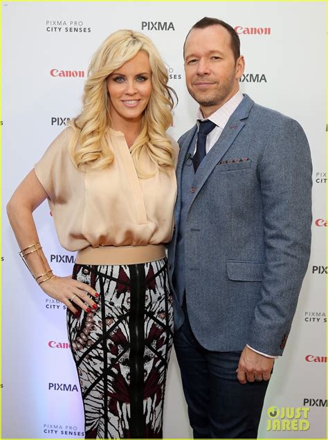 Newlyweds Jenny Mccarthy Donnie Wahlberg Make First Public Appearance