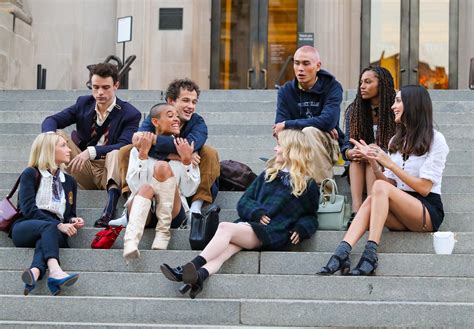 “gossip girl” reboot new cast new characters and everything we know so far teen vogue