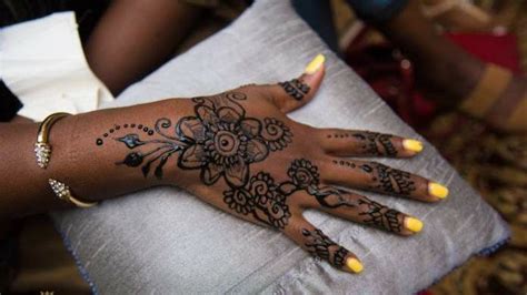 Mehndi Designs For Black Skin Bacchon Wali Mehandi