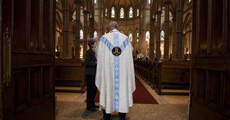 Catholic Churches Hold Mass Of Forgiveness After Priest Sex Abuse Report Cbs News