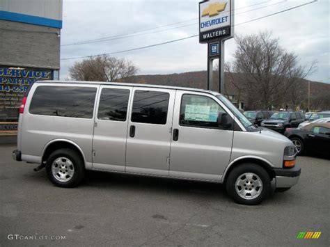 2011 Sheer Silver Metallic Chevrolet Express Lt 1500 Passenger Van
