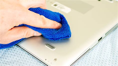 How To Clean Your Laptop The Right Way Smartmile