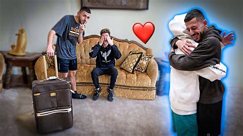 Surprising Faze Rug By Moving Into His House Emotional Youtube