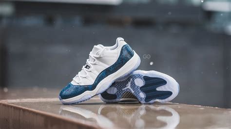 It was an instant favorite among players and it made a blockbuster appearance in the animated classic, space jam. Air Jordan 11 Low LE "Navy Snakeskin": Review & On-Feet ...