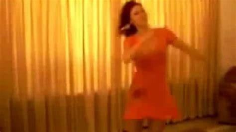 رقص سکسی دختر ایرانی عطرگل تو Andandandandand Dailymotion