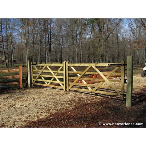 Split rail fences are popular for both agricultural and visual reasons, and it is a great fencing option. Wood Split Rails - Cedar | Farm gate entrance, Diy ...