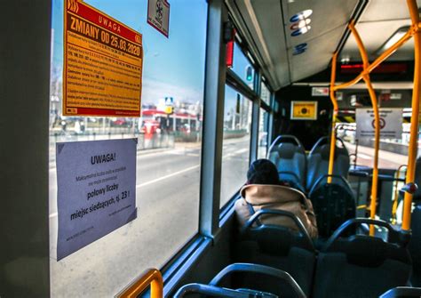 Koronawirus Gdańsk Przygotowuje Oznaczenia Na Miejsca W Autobusach I